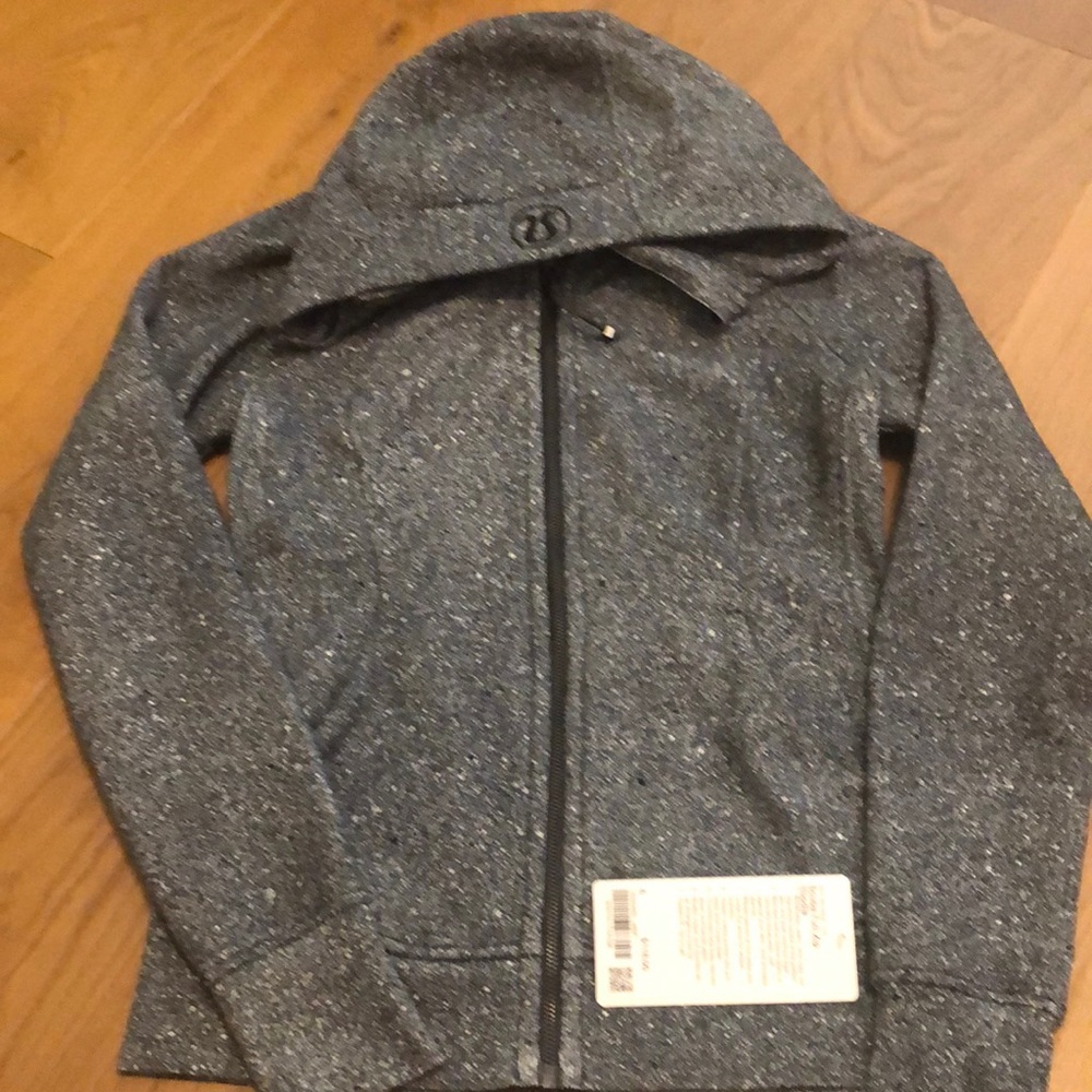NWT Lululemon Scuba Full Zip Hoodie, size 6